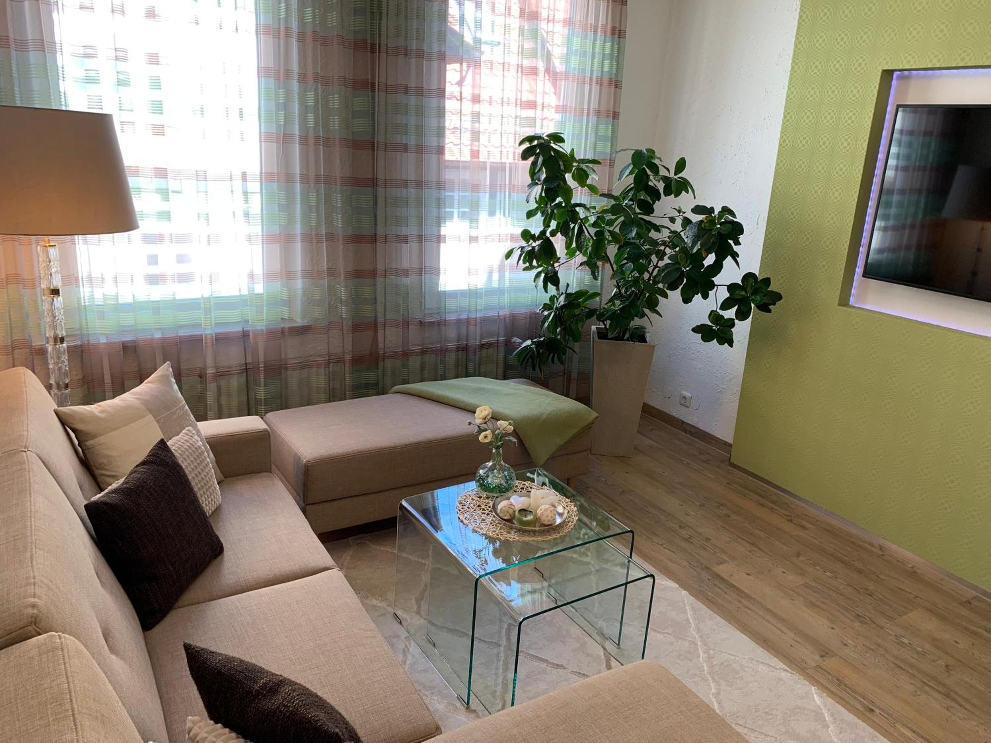 Janus Altstadt-hameln Haus 1 Inklusive Parkplatz Mit Und Ohne Balkon Appartement *
