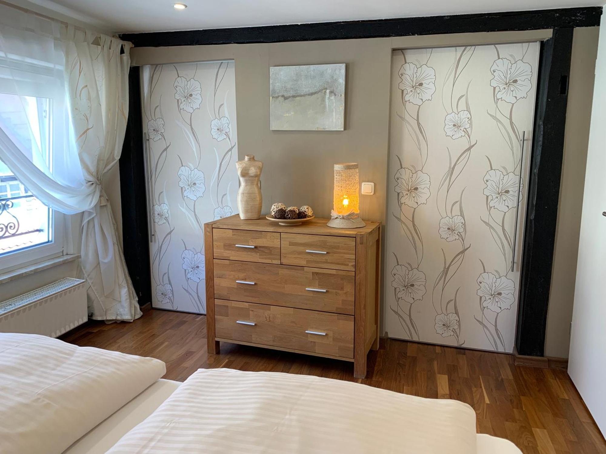 Janus Altstadt-hameln Haus 1 Inklusive Parkplatz Mit Und Ohne Balkon *
